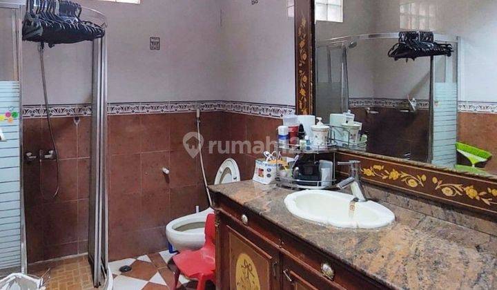 Rumah di Jalan Gedung Hijau Pondok Indah Lingkungan mewah dan nyaman 
Lokasi Strategis 2