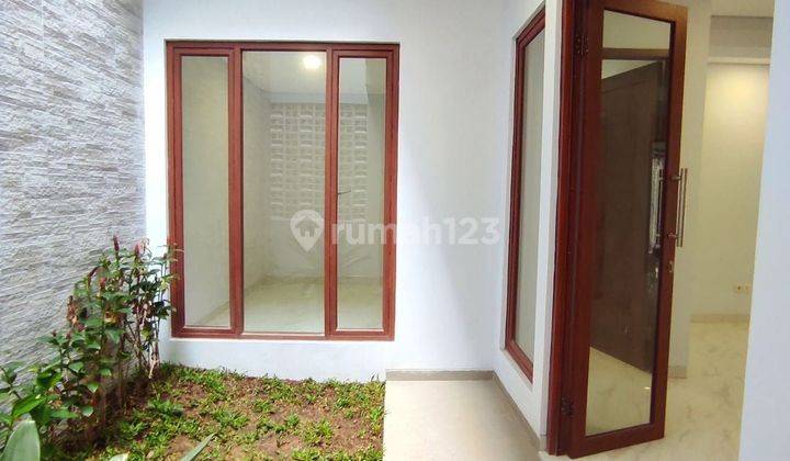 Rumah 2 Lantai SHM Bagus hadap Tenggara di Bintaro  1