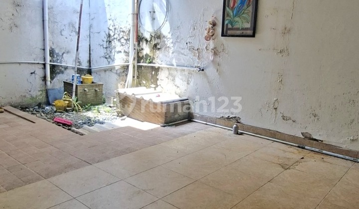 Rumah 2 Lantai Butuh Cepat Strategis di Boulevard Graha Raya 2