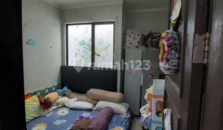 Rumah Nyaman Asri Lokasi Stategis di Viola Graha Raya 2