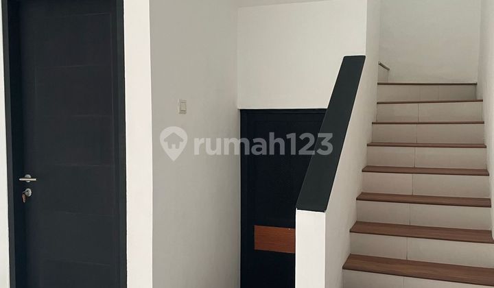 Rumah Bagus 2 Lantai Siap Huni Di Graha Raya 2