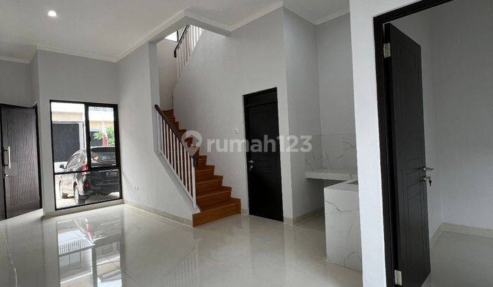 Rumah 2 Lantai Shm Bagus.dan Nyaman Lokasi Dekar Tol Bsd 2