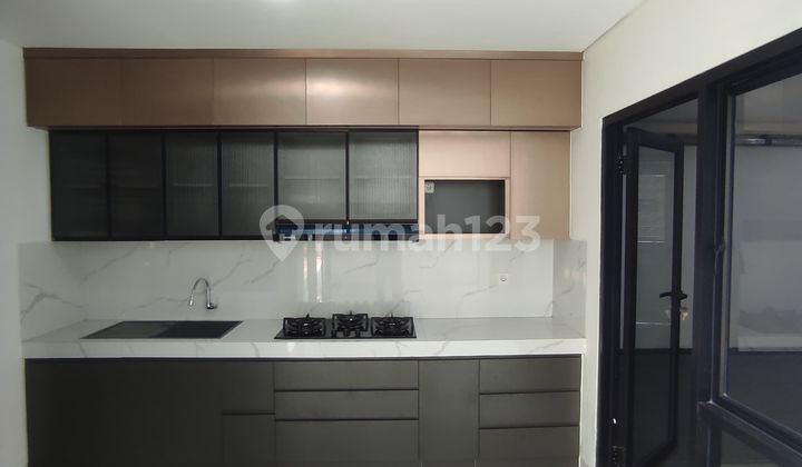 Rumah 2 Lantai Bagus SHM di Bintaro, Tangerang Selatan 2