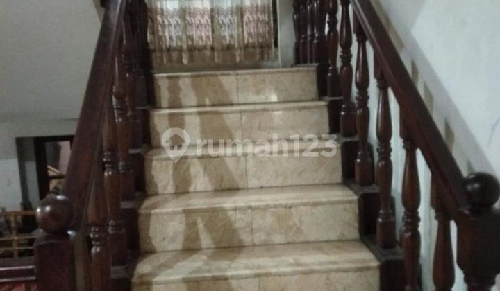 Rumah Luas 2 lantai hook lokasi strategis Di Bintaro Jakarta Selatan 2