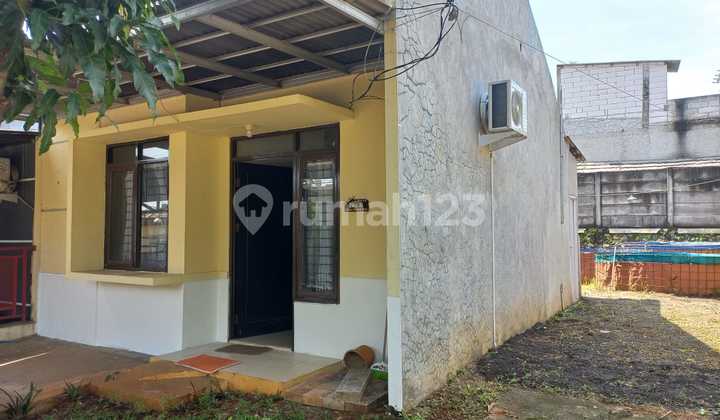 Spacious, Comfortable, and Ready-to-Occupy Asri House in Depok City 2