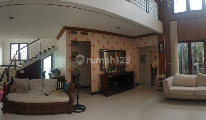 Dijual Rumah Srengseng Kembangan, Luas 679m2, Ada Kolam Renang 1