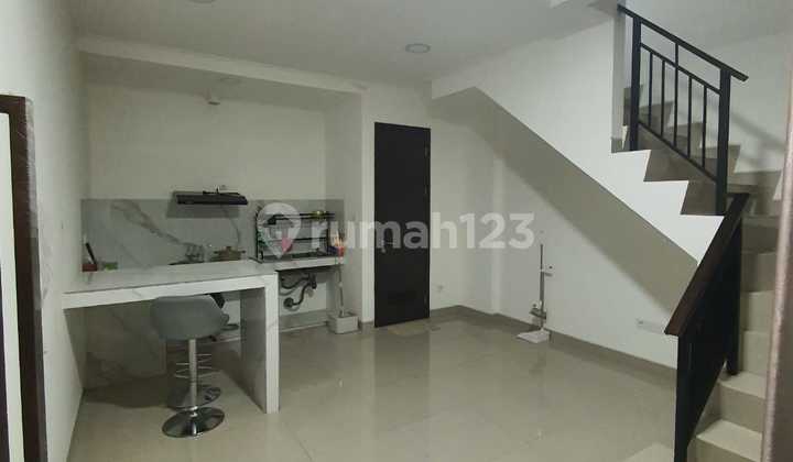 Dijual Rumah PIK2, 4,5x10, 3KT+3KM, 3 lantai, SHM Dijual Rumah PIK2, 4,5x10, 3KT+3KM, 3 lantai, SHM