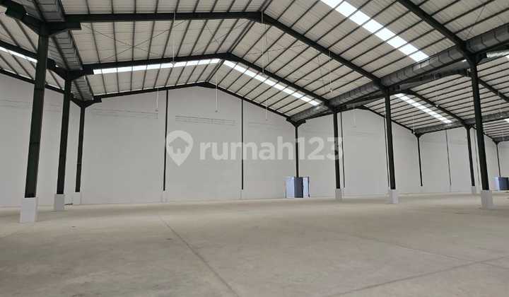For Rent Warehouse Laksana Business Park area 1100m2, Office included For Rent Warehouse Laksana Business Park area 1100m2, Office included