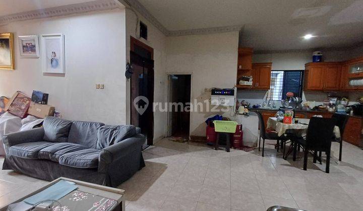 Dijual Rumah di Jalan Pengukiran Luas 125m2, 3,5lt, Semi Furnished, SHM 1