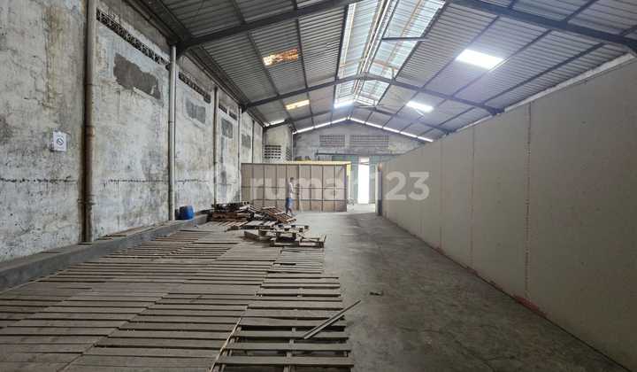 Warehouse for sale in Kertajaya Bandengan, area 382m², HGB Warehouse for sale in Kertajaya Bandengan, area 382m², HGB
