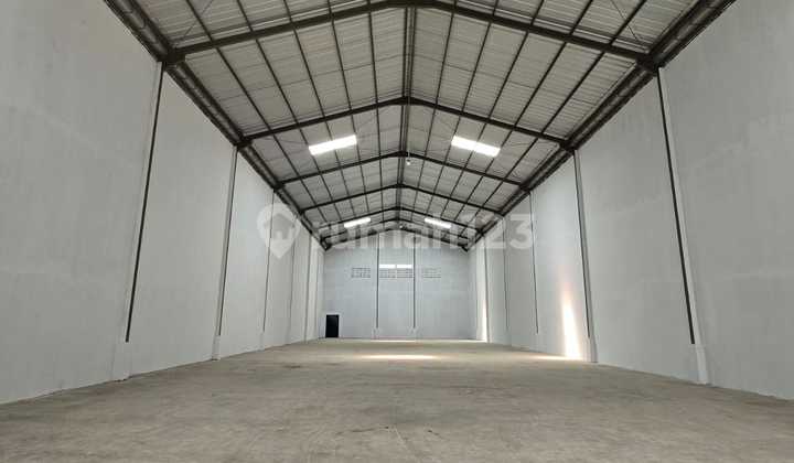 For Rent Warehouse Laksana Business Park, Pakuhaji Tangerang, Size 15X62, Office Included.