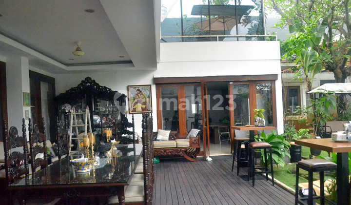 Dijual Rumah Kemang Jakarta Selatan luas 945m2 ada swimming pool