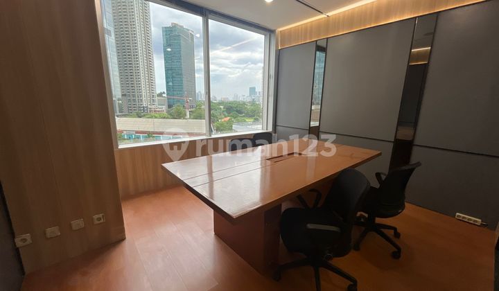 For Rent Office Space in Sudirman Tower, Area 218m2, Semi-Furnished