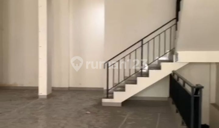 For Rent: Pluit Shop House, adjoining unit already broken through. 2