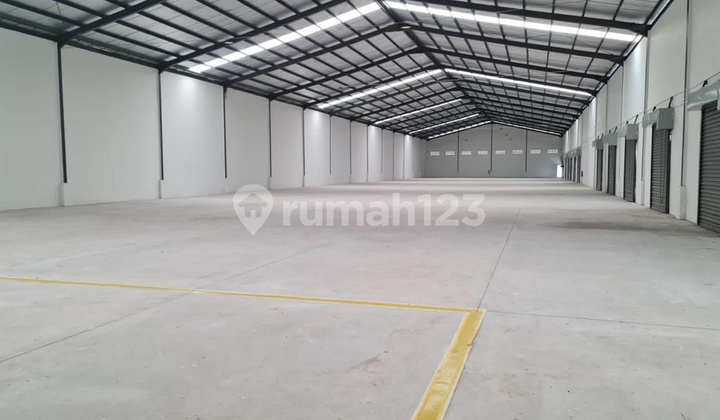 For Sale: 2.7Ha Land and Warehouse Ready to Use in Cikande Serang, with HGB and Tidy Office For Sale: 2.7Ha Land and Warehouse Ready to Use in Cikande Serang, with HGB and Tidy Office
