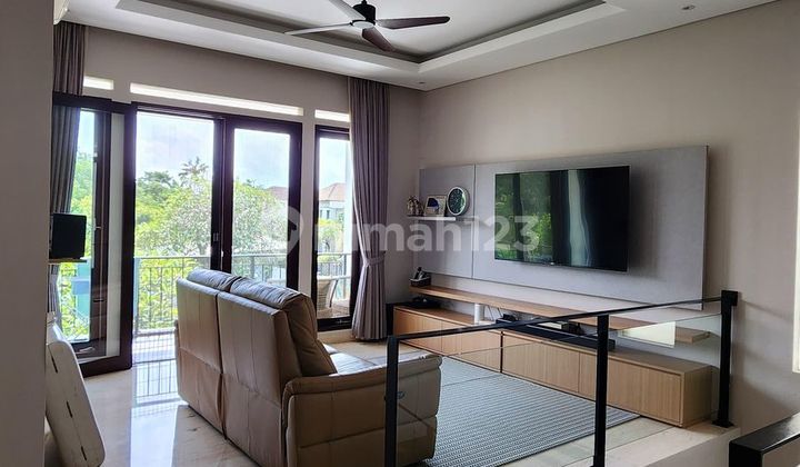 Dijual Rumah Cantik Cluster Premium Harvestland Di Kuta Bali luas 337m , ada pool full furnished Designer Perancis So Living , SHM sudah renovasi siap huni !! 2