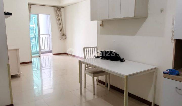 Disewa condo greenbay pluit luas 72m, type 2BR semi furnish, middle zone, rapih siap huni  1