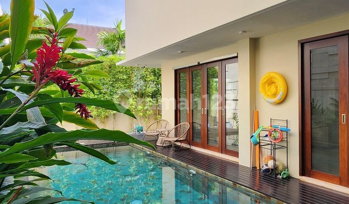 Dijual Rumah Cantik Cluster Premium Harvestland Di Kuta Bali luas 337m , ada pool full furnished Designer Perancis So Living , SHM sudah renovasi siap huni !!