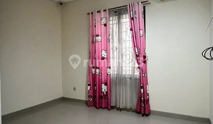 Dijual Rumah Golf Lake Cengkareng Luas 160M, Renovasi Rapih , SHM Siap Huni, Jalan 3 Mobil