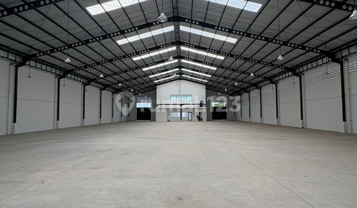 For Rent Brand New Warehouse Laksana Pakuhaji Banten Area 1860M With 2-Story Office Neat Ready to Use Rarely Available!!