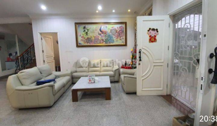 Di  rumah pluit 17x20 huk jln lebar sudah renovasi rapi  siap huni