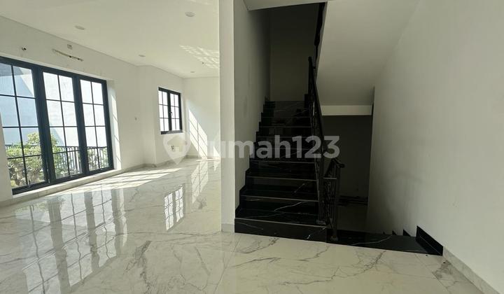 Rumah Brandnew PIK, bagus 250m2, semi furnished, HARGA NEGO! 2