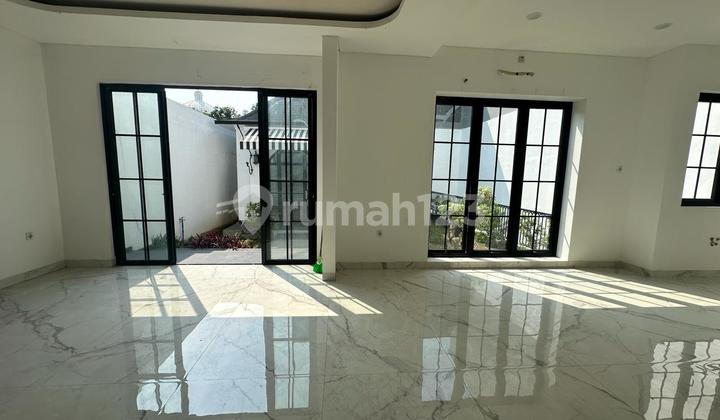 Rumah Brandnew PIK, bagus 250m2, semi furnished, HARGA NEGO! 1