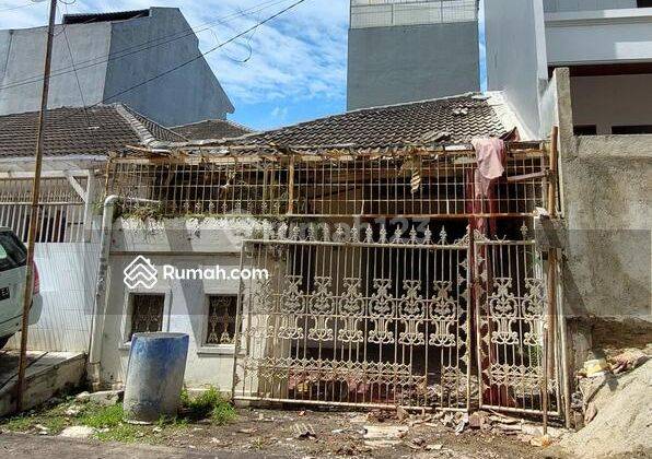 Rumah Tua Muara Karang 6x15 Hadap Selatan Jalan 2 3 Mobil SHM 1