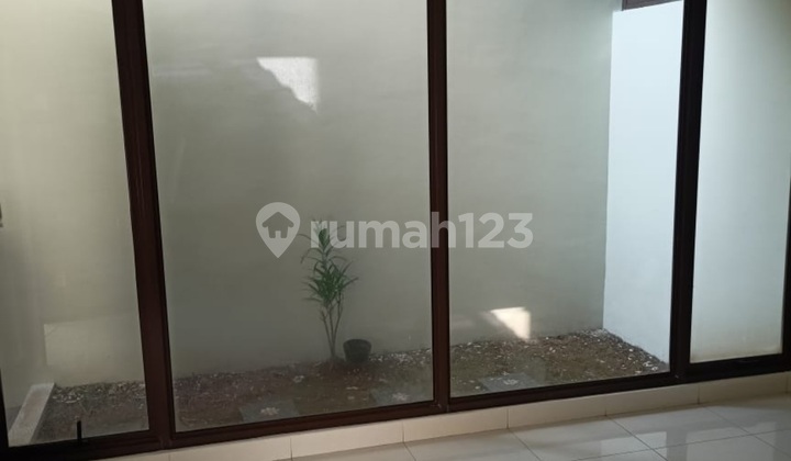 Rumah Cantik Di Whelford Greenwich Bsd