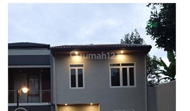 Rumah dua lantai di gegerkalong bandung utara lokasi bagus 1