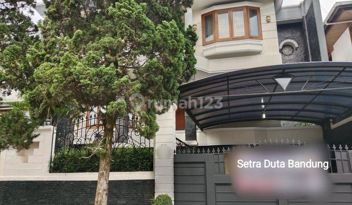 Rumah 2 Lantai Bagus minimalis modern di setra duta Bandung 1