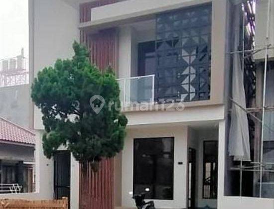 Rumah Mewah Baru Dua Lantai Di Singgasana Mekarwangi Kota Bandung 1