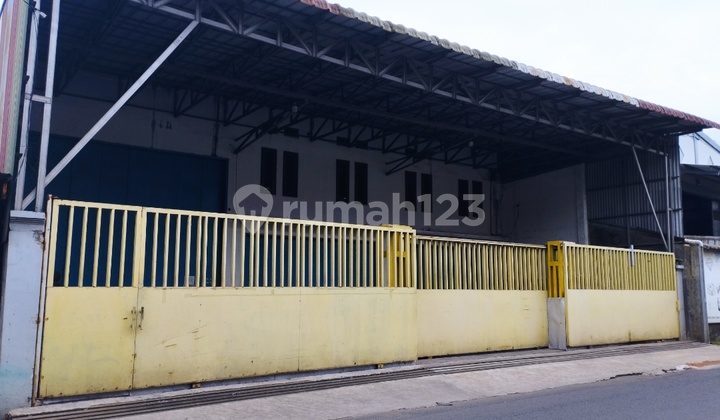 Good Warehouse Ready to Live Near Cileunyi Toll Gate and Cibiru Roundabout, Soekarno Hatta, Cannot Accommodate Containers and Wingboxes.