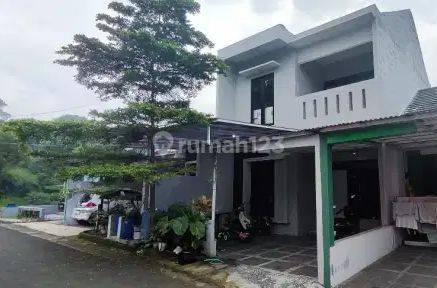 Rumah Dua Lantai Di Komplek Lembah Hijau Cihanjuang Parongpong Bandung Barat  1