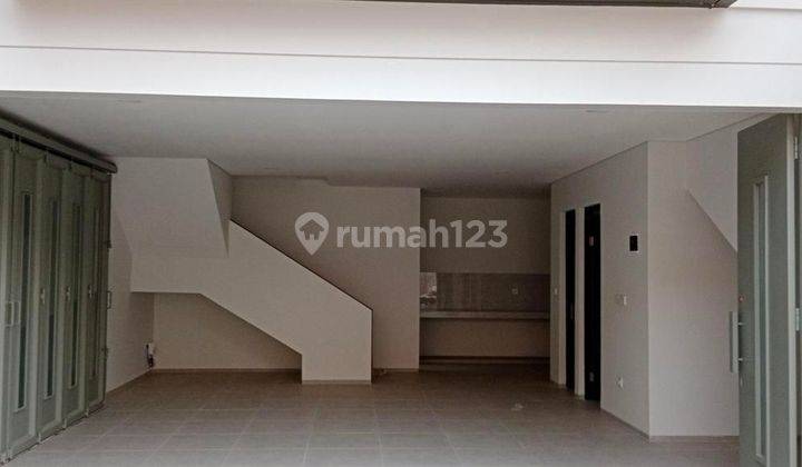 Rumah Mewah 3 Lantai Desain Modern Di Setra Duta Bandung Utara 2