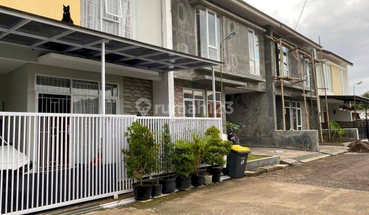 Rumah 2 Lantai Siap Huni Full Renovasi Di Perumahan The Green Margahayu Kota Bandung 1