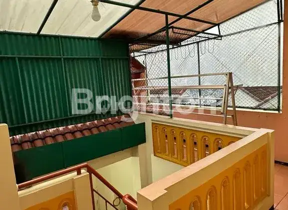 Jual Rumah 1,5 Lantai Area Jl Perunggu, Sulfat 3