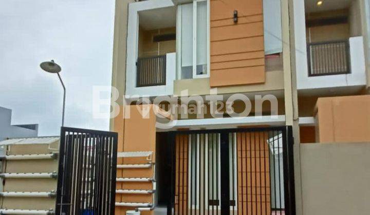 Jaul Rumah Baru Gress 2lt Furnished di Tasikmadu 1