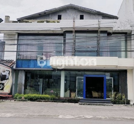 2-Story Shophouse Wide Area Klojen Malang