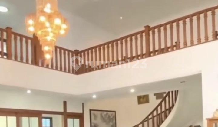 Dijual Cepat Rumah 2Lt Full Furndharmahusada Indah Timur 2