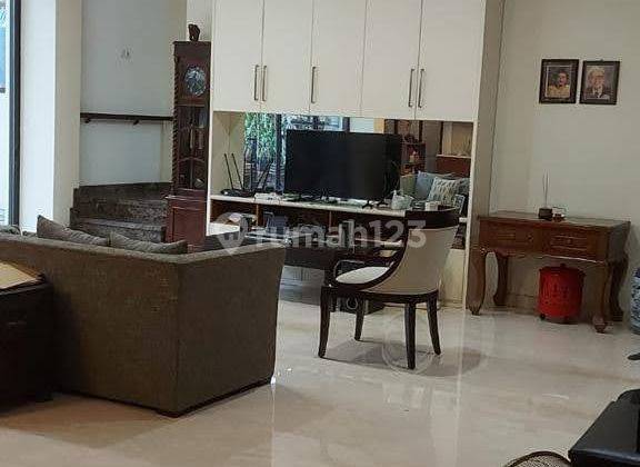 Dijual Cepat Rumah Bagus Tropical Minimalis 2 Lt Graha Natura 2