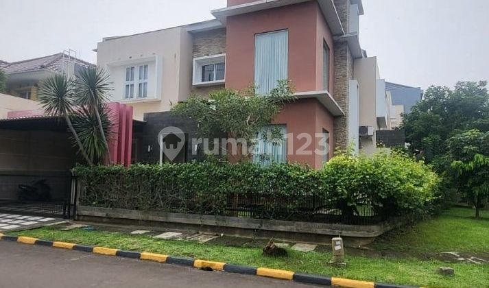 Rumah Hoek Ada Kolam Renang Di Puspita Loka Bsd 1