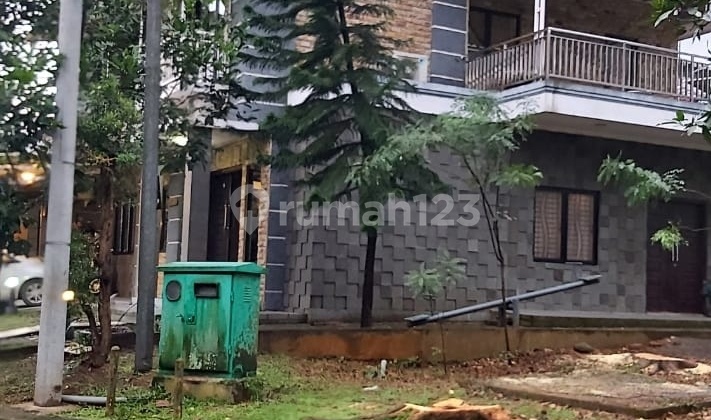 Corner House with Front and Side Garden at Delatinos BSD 2