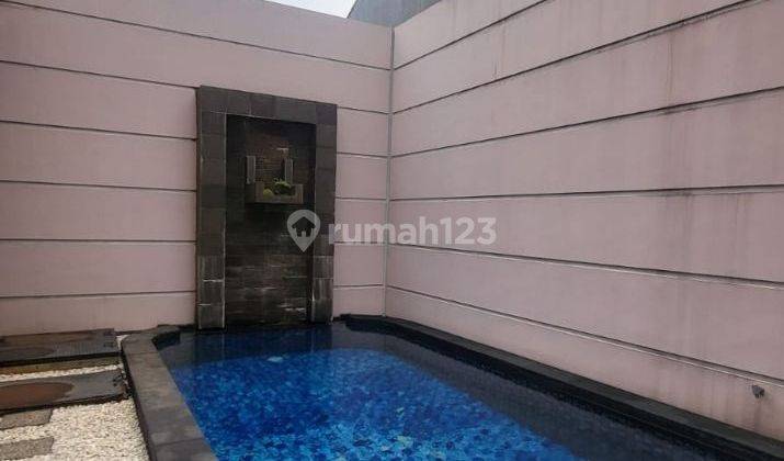 Rumah Hoek Ada Kolam Renang Di Puspita Loka Bsd 1