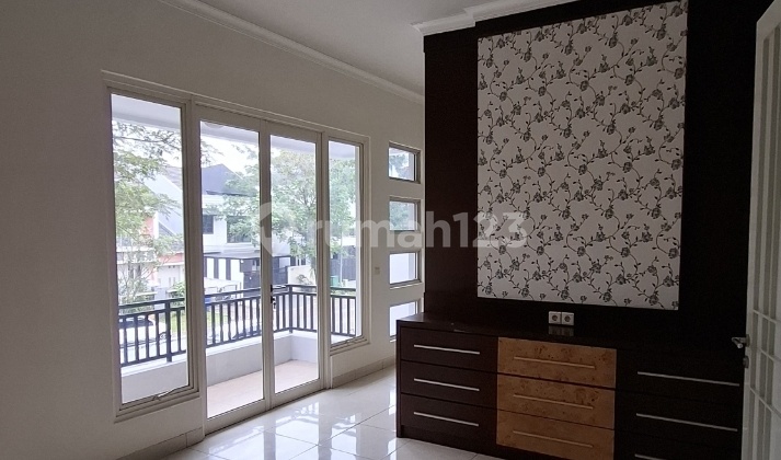 Rumah Boulevard Delatinos Bsd Berpagar Strategis Dekat Tol 2