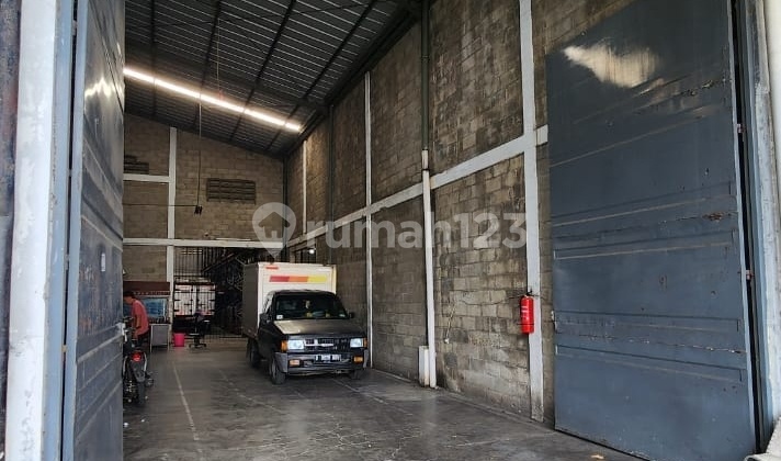 Gudang Rapi Siap Untuk Usaha Di Taman Tekno (mr)
