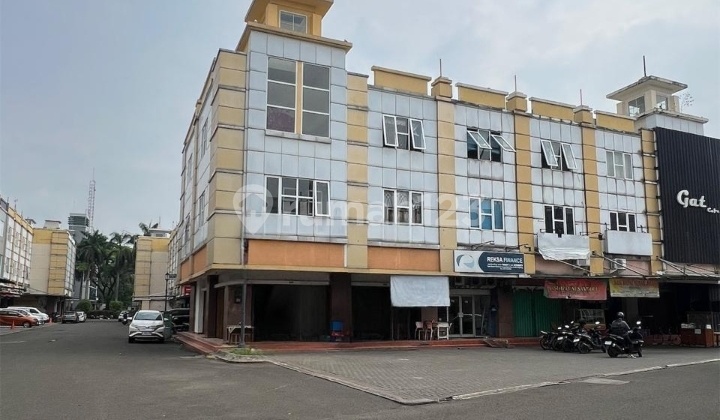 Ruko Gandeng Hoek Dan Badan Row Jalan Besar Di Bsd