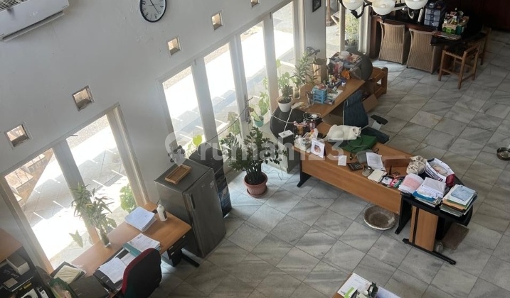 Rumah Besar Lokasi Strategis Depan Taman Kota Bsd 2