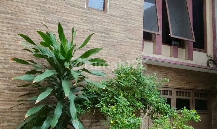 Neat 4-Story House in a Strategic Location at Grogol, West Jakarta Neat 4-Story House in a Strategic Location at Grogol, West Jakarta