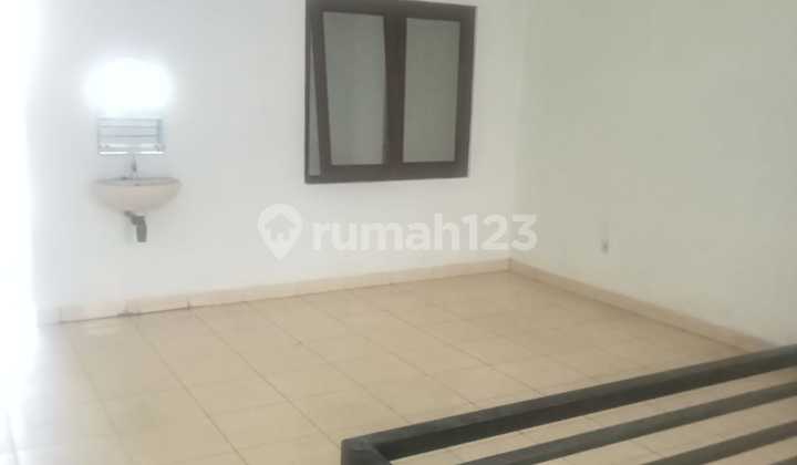 Ready-to-Occupy Shop House in Nirmala Square Complex 2